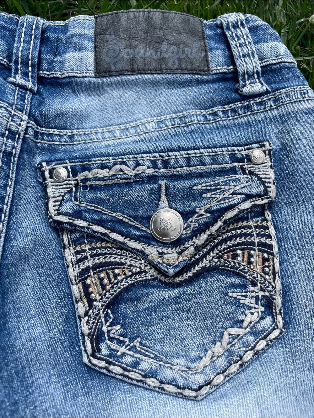 Y2K Miss Me Style Embroidered Flap Pocket Jean Shorts Light Wash - Picture 8 of 8